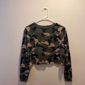 H&M Black/Green/Pink Camo Cropped Crewneck